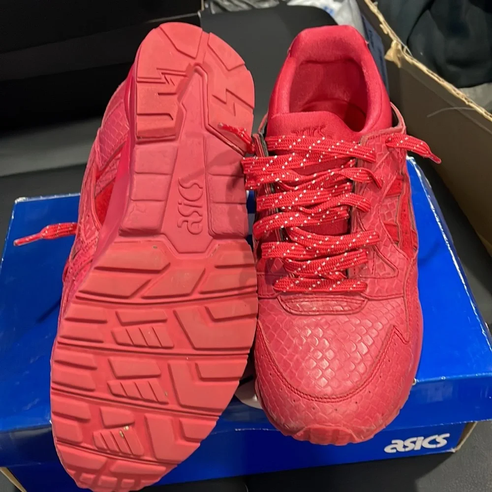 ASICS - Picture 6 of 8